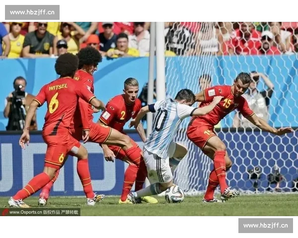 世界杯焦点战引发热议多队表现亮眼晋级形势愈发激烈全球球迷持续关注赛事动态